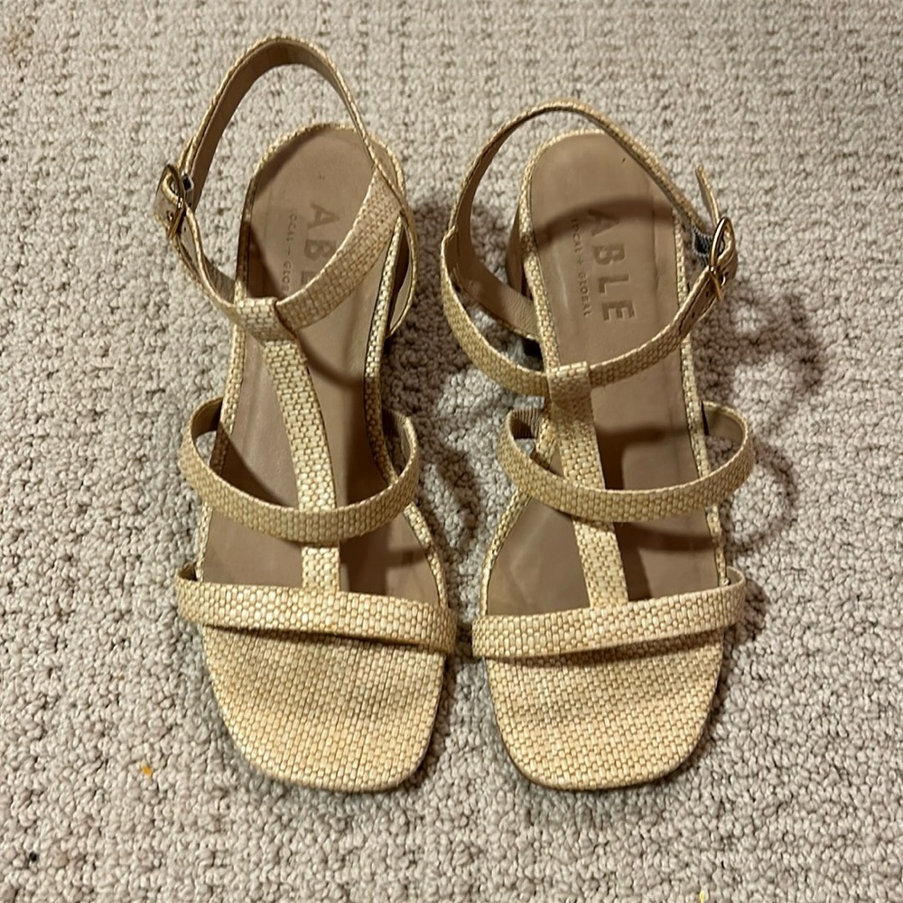 NWOB Able Clothing Jayce Shoes Strappy Block Heel Sandals size 5